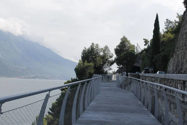 Bisiklet Yolu Garda Gölü Üzerinden Patika Limone Sul Garda Lombardiya — Stok fotoğraf