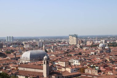 Bir Brescia, şehir Kuzey İtalya'daki havadan görünümü