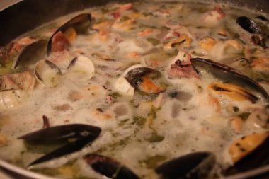 istiridye, karides, karides, midye ile balık sosu