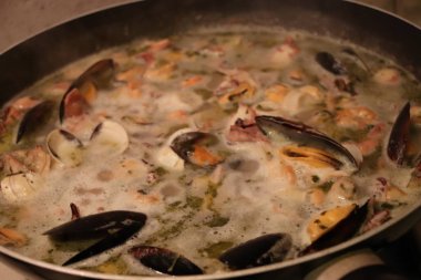 istiridye, karides, karides, midye ile balık sosu