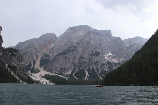 Yaz Aylarında Braies Gölü Dolomitler Güney Tirol Italya Avrupa Nın — Stok fotoğraf