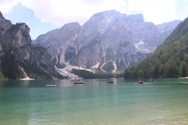 Létě Jezero Braies Největší Přírodní Jezero Dolomitech Jižní Tyrolsku Itálii — Stock fotografie