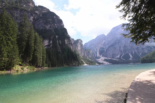 Braies Nyáron Dolomitok Legnagyobb Természetes Tava Dél Tirol Olaszország Európa — Stock Fotó