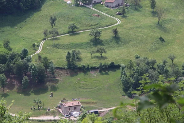 Kuzey İtalya'da Garda gölüdağlarında 