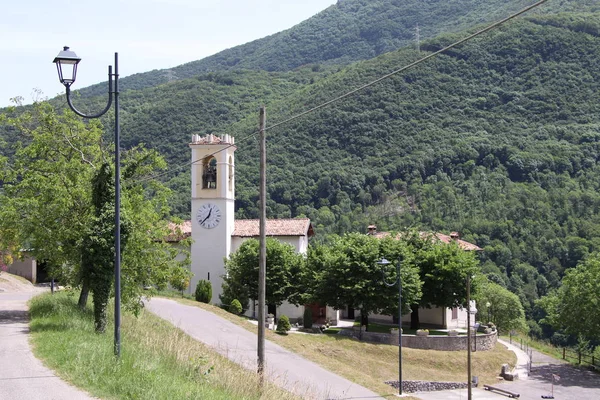 Vista Del Pequeño Pueblo Costa Gargnano Las Montañas Del Lago —  Fotos de Stock