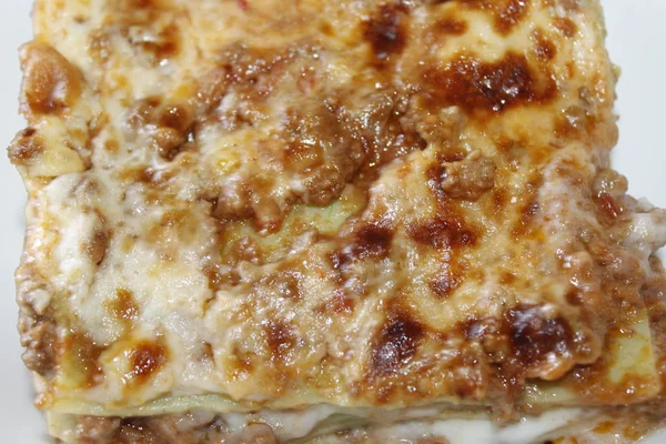 Traditionele Lasagne Gemaakt Met Gemalen Runderbolognese Saus Bechamelsaus — Stockfoto