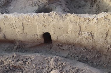 Kumdan kale kum plajında inşa