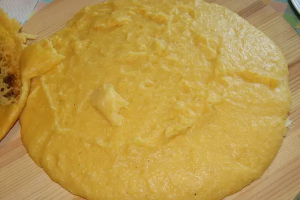 Polenta Tradicional Italiana Prato Farinha Milho Fervida — Fotografia de Stock