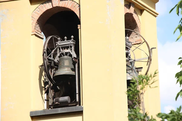 Zvonice Malého Kostela Itálii — Stock fotografie