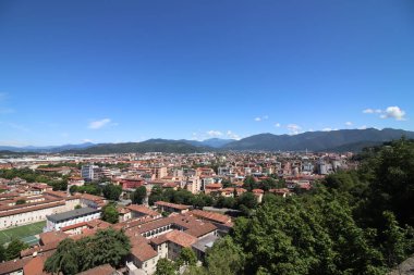 Bir Brescia, şehir Kuzey İtalya'daki havadan görünümü