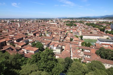 Bir Brescia, şehir Kuzey İtalya'daki havadan görünümü