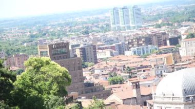 Bir Brescia, şehir Kuzey İtalya'daki havadan görünümü