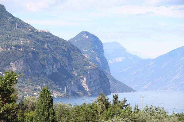 Kuzey Talya Daki Garda Gölü Manzarası — Stok fotoğraf