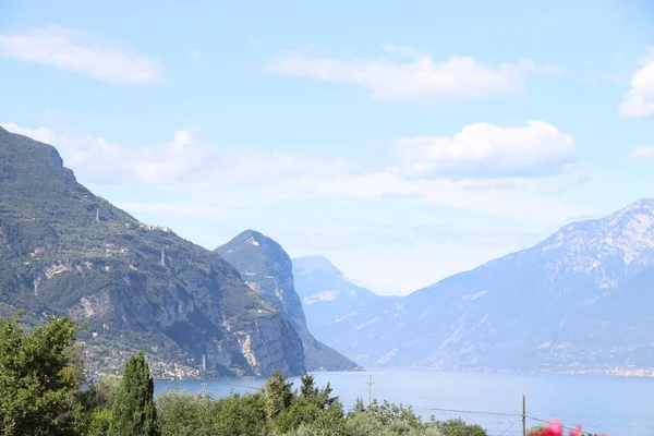 Kuzey Talya Daki Garda Gölü Manzarası — Stok fotoğraf