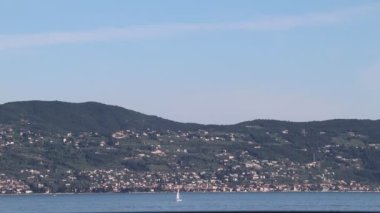 Kuzey İtalya 'daki Garda Gölü manzarası