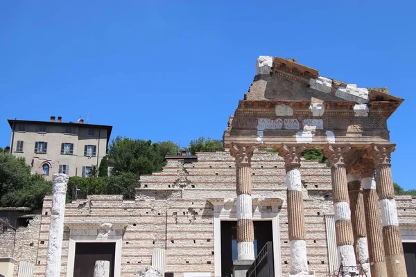 イタリア ブレシアの首都と呼ばれるローマ寺院の遺跡またはテンピオ キャピトリノ — ストック写真