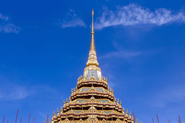 Telhado superior do templo tailandês — Fotografia de Stock