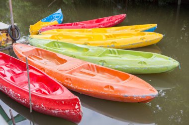 Renkli Plastik Kayak 