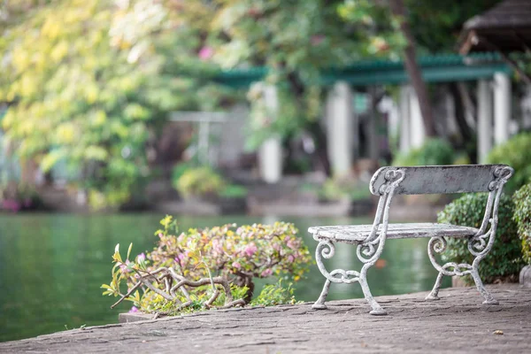 Beautiful scenery,Lake benches — Stock Photo, Image