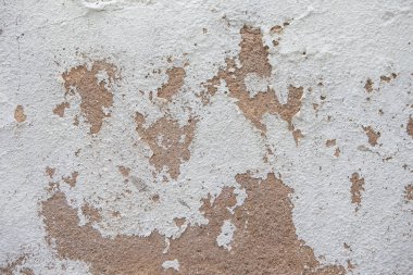 Beyaz beton duvar aşınması 