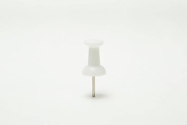 Beyaz arkaplanda beyaz pimi kapat