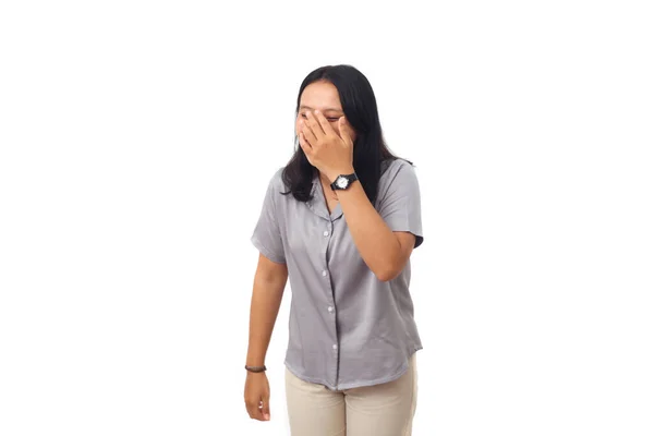 Retrato Uma Menina Asiática Alegre Vestida Cinza Rindo Descontroladamente Para — Fotografia de Stock