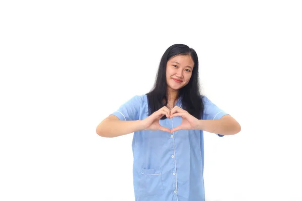 Glimlachend Jong Meisje Met Twee Handen Liefdesteken Geïsoleerd Witte Achtergrond — Stockfoto