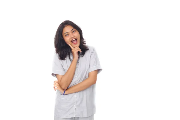 Retrato Mujer Asiática Pie Mientras Mira Cámara Aislado Sobre Fondo —  Fotos de Stock