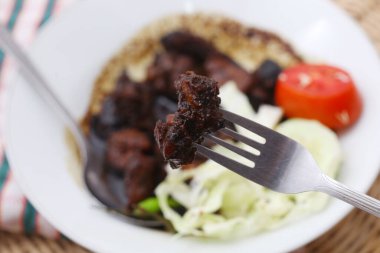 Sate kambing, Endonezya kuzusu satay. Kurban Bayramı 'nda en sevilen ve geleneksel yemekler
