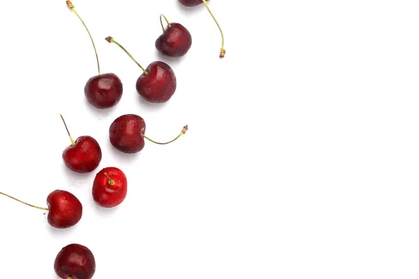 Rode Rijpe Kersen Geïsoleerd Witte Uitsnede Berry Met Kopieerruimte Voor — Stockfoto