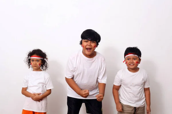 Schattige Kinderen Uit Indonesië Vieren Onafhankelijkheidsdag Van Indonesië Vrolijke Uitdrukkingen — Stockfoto