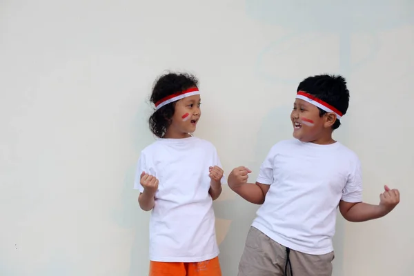 Underbara Barn Från Indonesien Firar Indonesisk Självständighetsdag Glada Uttryck Genom — Stockfoto