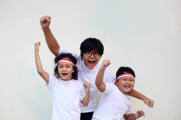 Anak Anak Manis Dari Indonesia Merayakan Hari Kemerdekaan Indonesia Ekspresi — Stok Foto