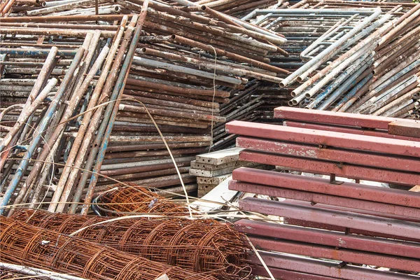 Ev yapımı için birçok eski yapı iskelesi