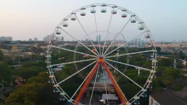 Rueda Fortuna Una Hermosa Vista Desde Dron Volando Cerca Rueda — Vídeos de Stock