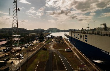 Panama Kanalı öğlen