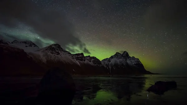 Kuzey Işıkları Veya Aurora Borealis Gece Gökyüzünü Gün Üstü Gerçeküstü — Stok fotoğraf