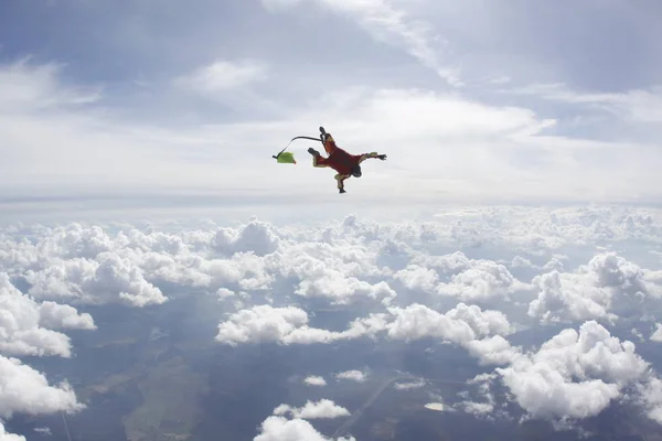parachute jump clear skies