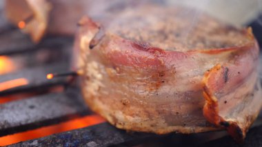 Biftekler artık domuz etinden, sığır etinden, Türkiye'de restoran/kafe için yanıyor