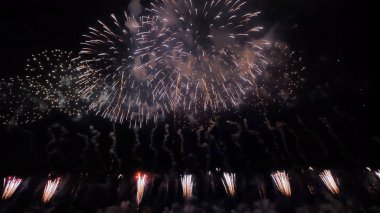 bokeh arka plan aydınlatmak renkli havai fişek. Havai fişek festivali arka plan, Yeni Yıl, Noel, Kopya alanı.