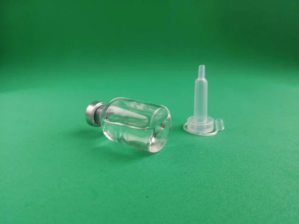 Egy Kis Elesett Üveg Jar Gyógyszert Egy Tubus Cseppentő Zöld — Stock Fotó