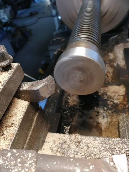 Piercing Long Metal Object Shaft Press Sharp Cutting Tool Turning — Stock Photo, Image