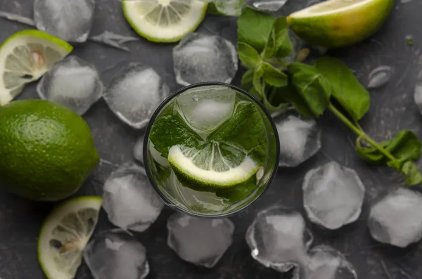 Ingredients for making mojito on grey concrete or stone background. Top view. — Stock Photo, Image