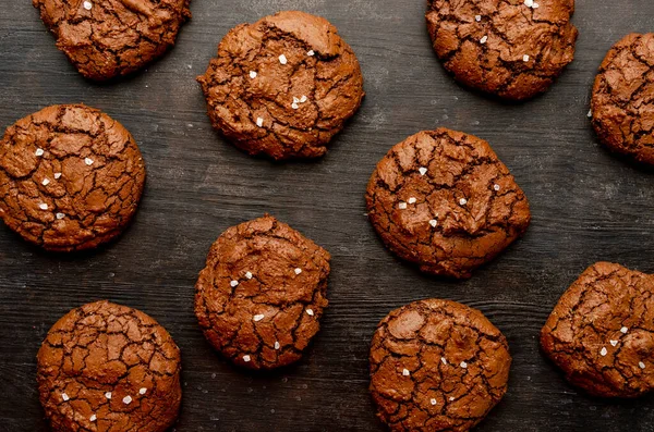 Chocolade Hazelnoten Koekje Met Zout Het Donker — Stockfoto