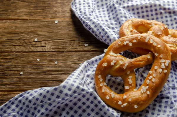 Oktoberfest Salted Homemade Pretzels Wooden — Stock Photo, Image