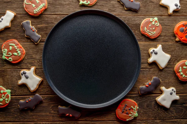 Lebkuchen Halloween Mit Leerem Teller Auf Holzgrund — Stockfoto