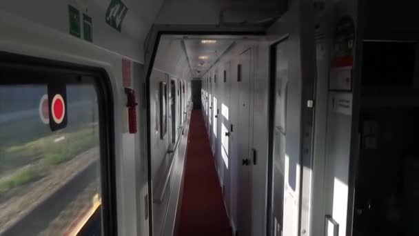 Tren Rápido 102 Moscú Adler Coche Tamaño Ric Interier Corredor — Vídeo de stock