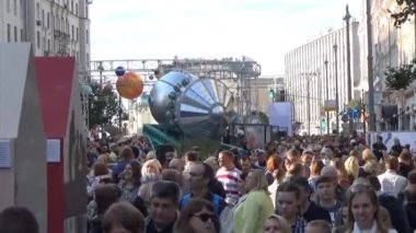 Moskova şehir günü kutlaması 2017, Tverskaya sokak, toplu kutlamalar, sahneler, conserts.