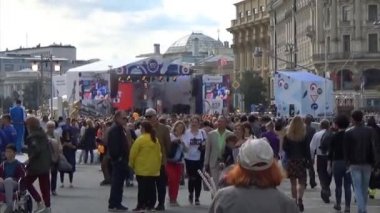 Moskova şehir günü kutlaması 2017, Tverskaya sokak, toplu kutlamalar, sahneler, conserts.