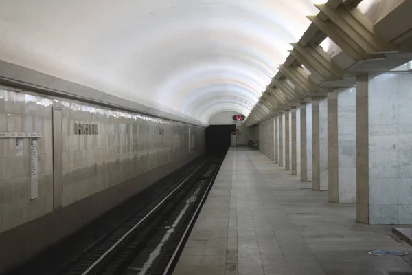 Moskova metropolitain, Serpukhovsko timiryazevskaya hattı, Polyanka istasyonu, 1986 yılında açıldı, 12.2018